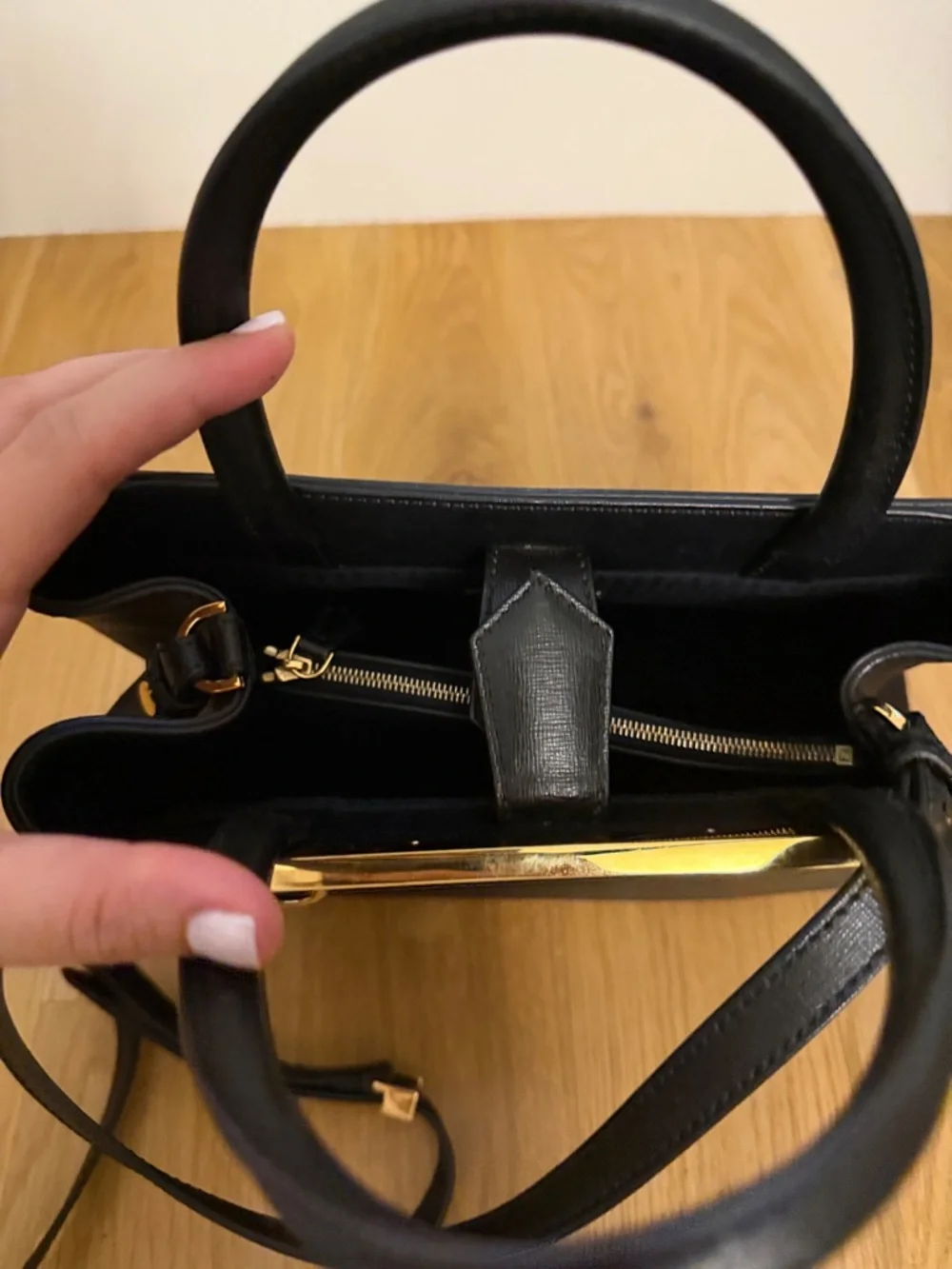 Fendi Black 2 Jours Shoulder Bag - Picture 6 of 7